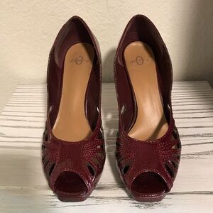 Joey Women's Burgundy Peep-Toe Heels